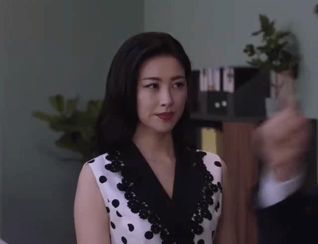 精英律师栗娜干练情商高,精英律师栗娜个人简介