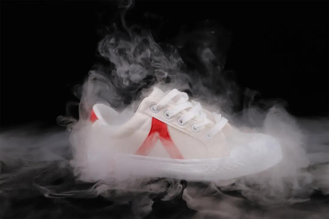 帆布鞋你只认匡威？那是你还没遇见它，89元的人本让你颠覆认知