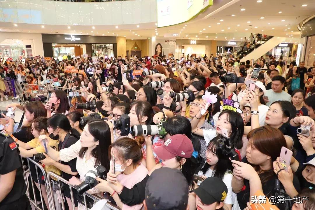 闈欏畨澶ц瀺鍩庣繜浜戞笂,缈熶簯娓婂ぇ铻嶅煄