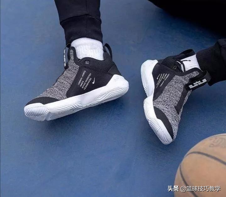 高帮篮球鞋更保护脚踝吗,有碳板不容易崴脚的篮球鞋