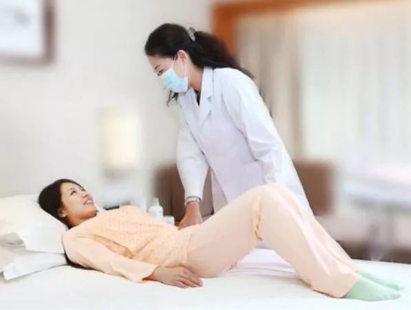 孕妇肚子上面的黑线是什么,孕妇怀孕肚子黑线特别粗