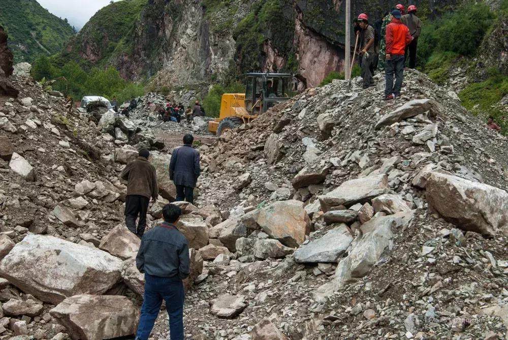 七八月份自驾川藏线路线图,川藏线七八月雨季包括哪些地方