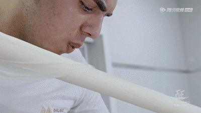 一个男人嘴特馋好不好,男人老是馋肉怎么回事