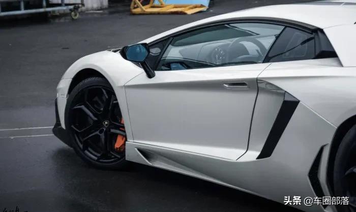 大牛aventadors和lp700有什么区别,紫色大牛aventadorsroadster