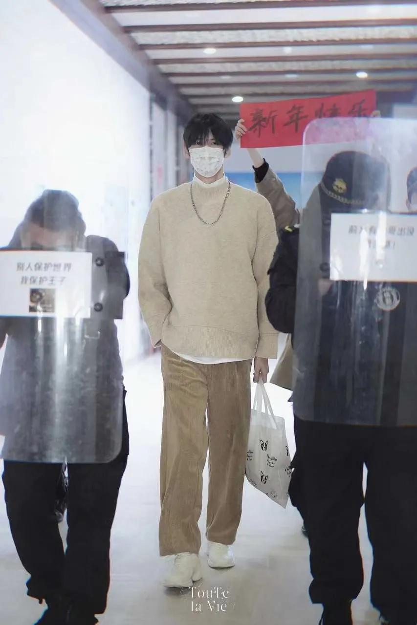 黄子韬王一博101创造营,创四选手撞脸王源