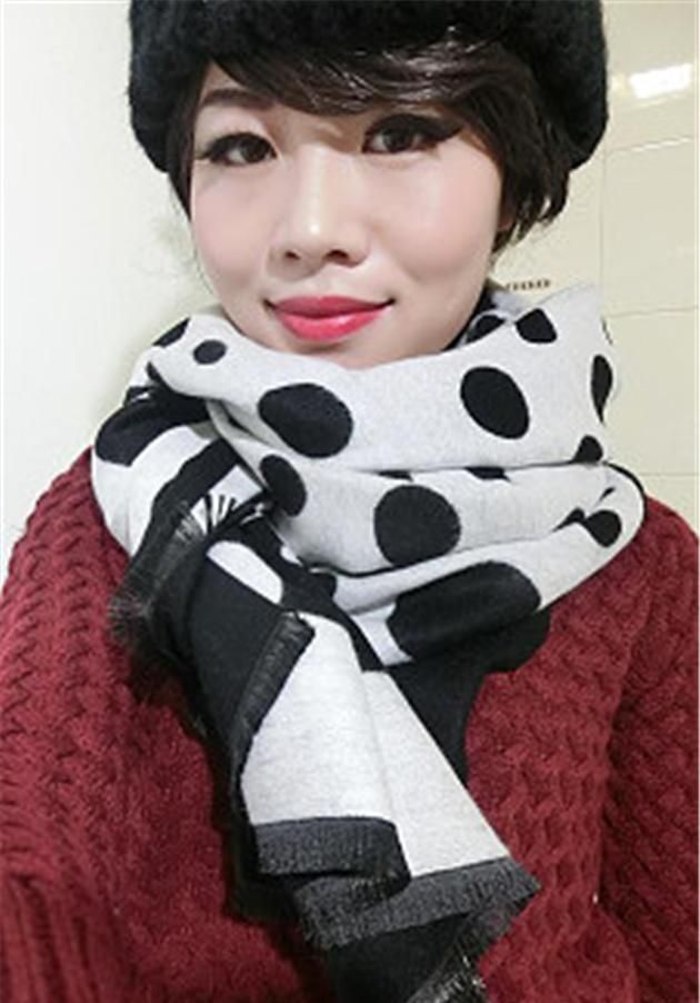 40岁的女性戴什么样的冬季围巾,30多岁女士戴什么样的围巾好看