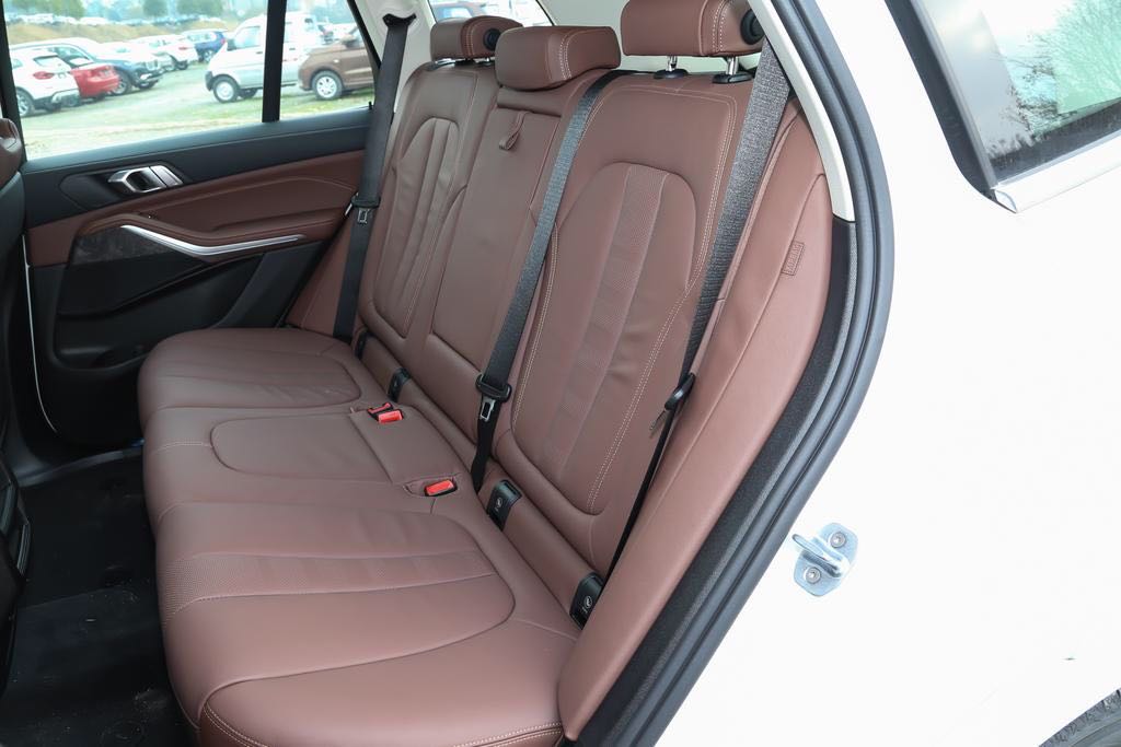 宝马x5试驾油耗,宝马x5最高配的七座碳蓝黑试驾