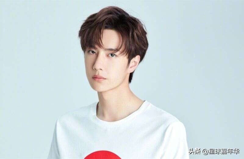 中国足球队世界第一和英国同组,王一博足球