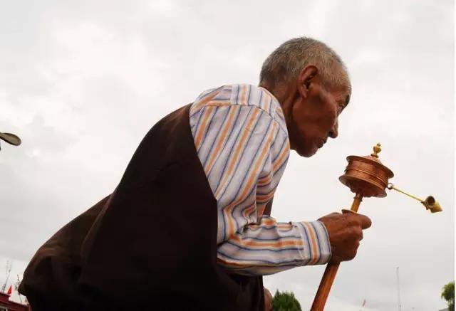 转经筒音乐完整,转经筒上的梵音