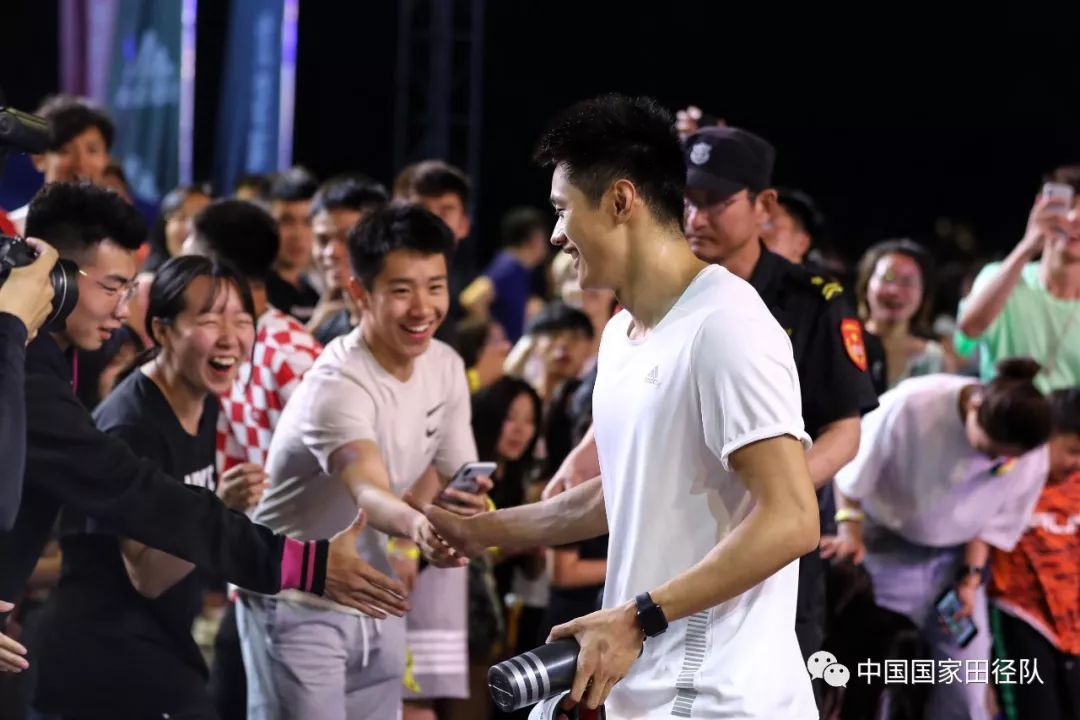 街头赛北京站谢震业百米10秒04王宇2米30跳高夺冠