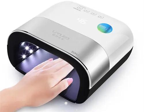 什么会导致手变黑,让手变白而且能脱皮