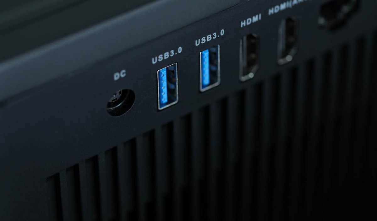 家装投影仪如何使用,家庭影院投影仪装修注意什么