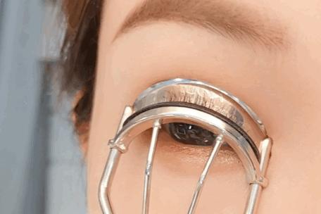 睫毛根部比较硬怎么画眼线,保姆级教程睫毛