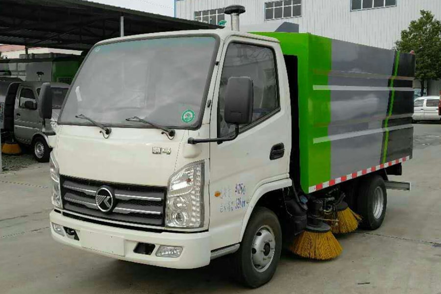 8吨扫路车报价大全,凯马小型垃圾车报价