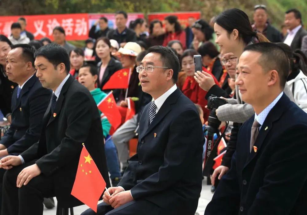 人间最美四月天，十里樱桃红满园