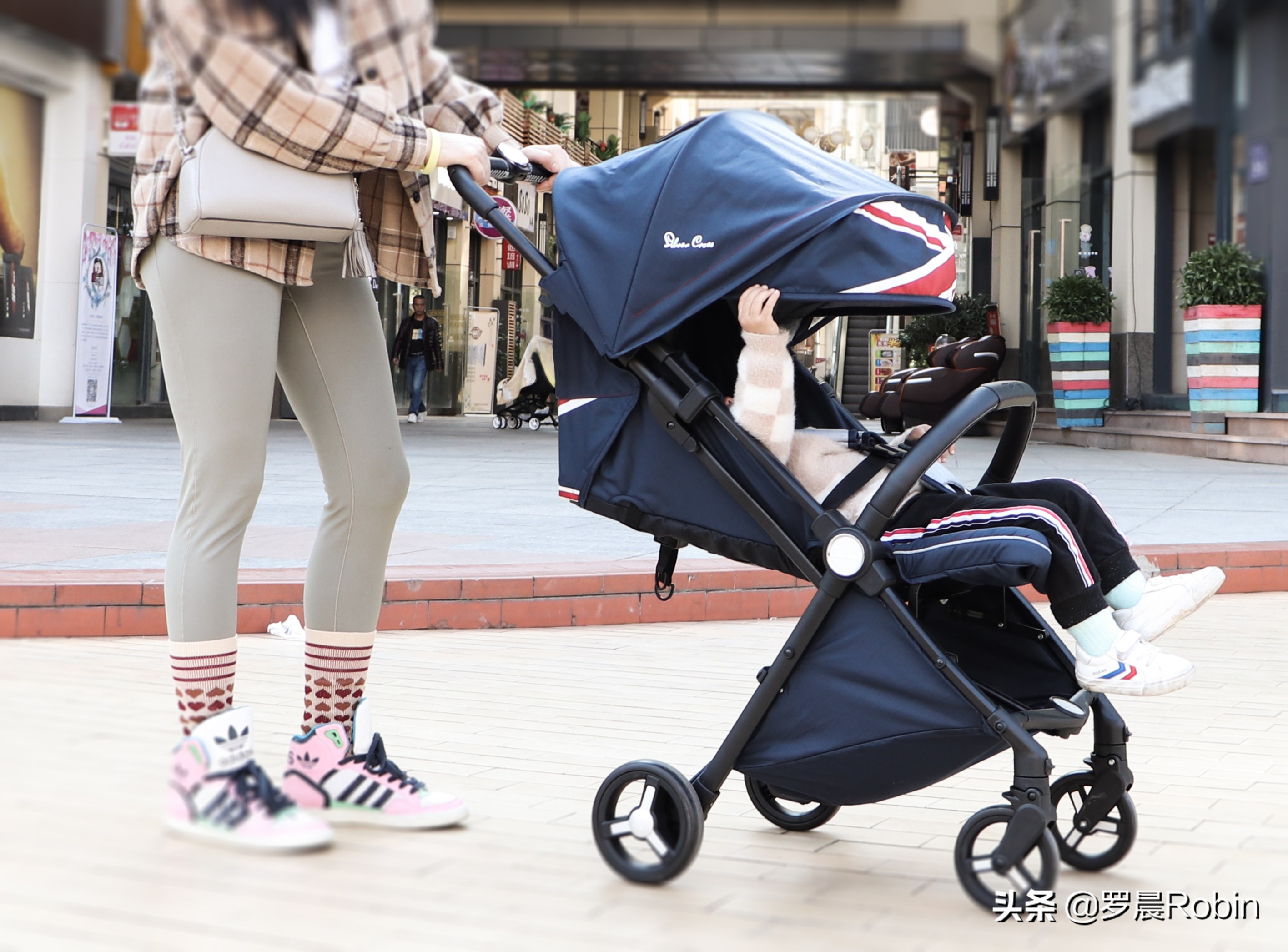 为宝宝挑选一款最合适的婴儿车,哪款轻便婴儿车比较好用