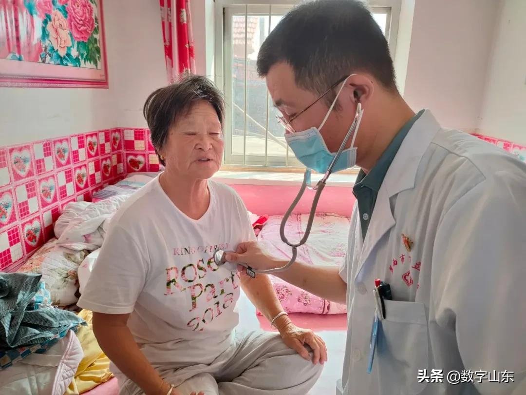 查体车开进村，医生找上门！莱西市市立医院开展“走百村进万家”健康义诊活动