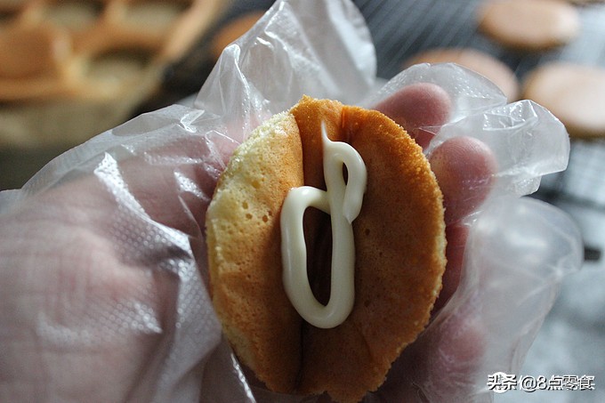 轻松玩烘焙想吃红遍四海八荒的肉松小贝可是又不想排队，自己做