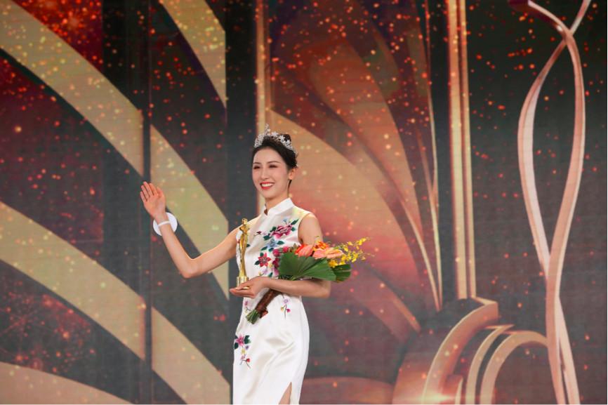 让鲁豫都想办法为难的小姐姐,到底什么来头?