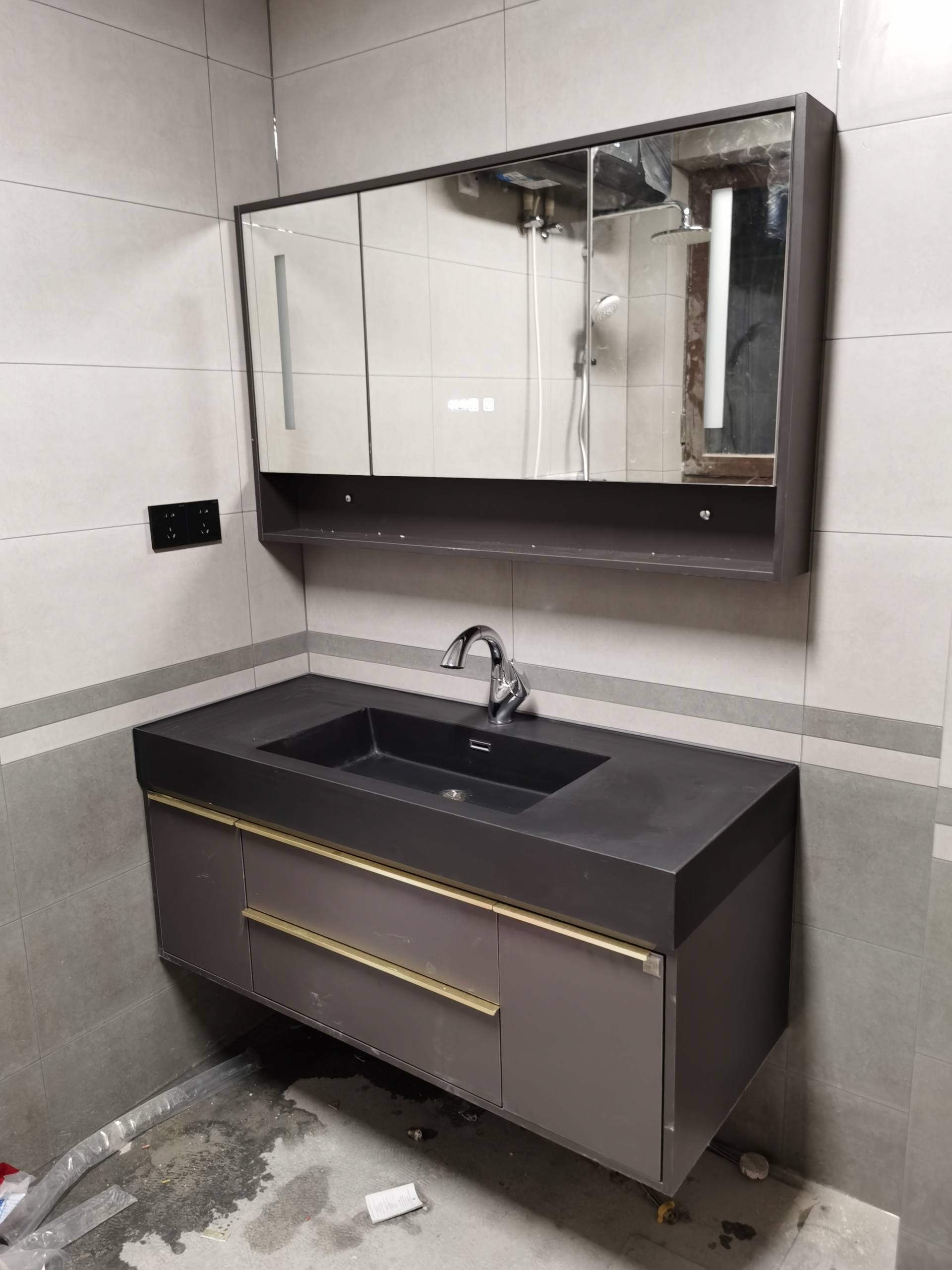 网购浴室柜靠谱不？新家装修实测，还不赖