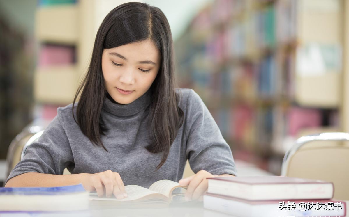 跑步和读书会让你遇到更好的自己,读书和跑步总有一个灵魂在路上