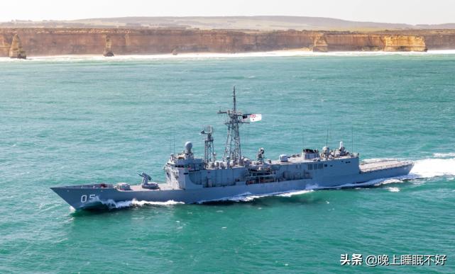 阿德莱德级5号舰墨尔本号 (澳洲阿德莱德级导弹护卫舰)