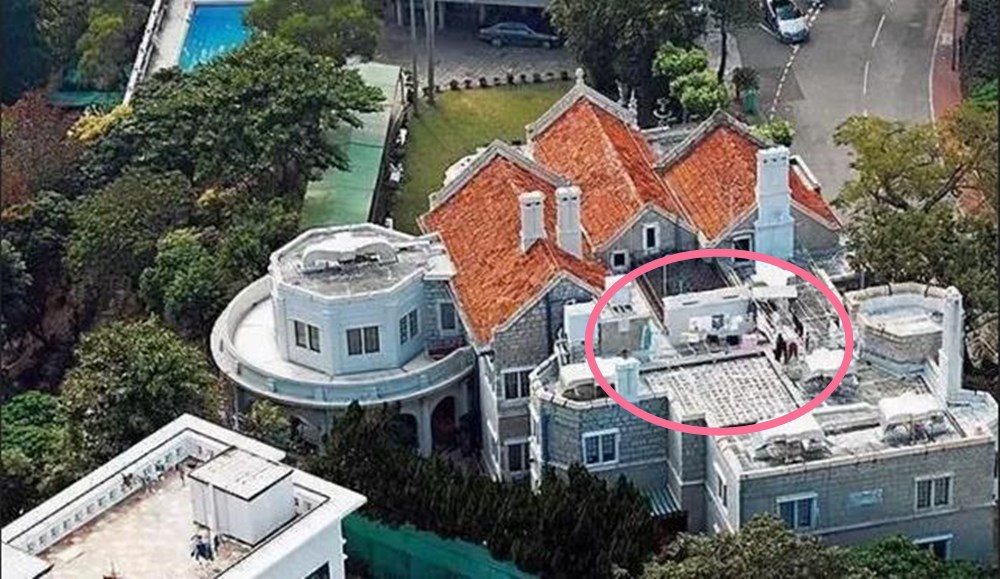 郭晶晶和霍启刚一家穿运动鞋,霍启刚陪郭晶晶玩滑板