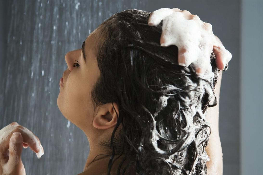 烫发后每天都洗头会不会效果没了,烫发能保持多久男生