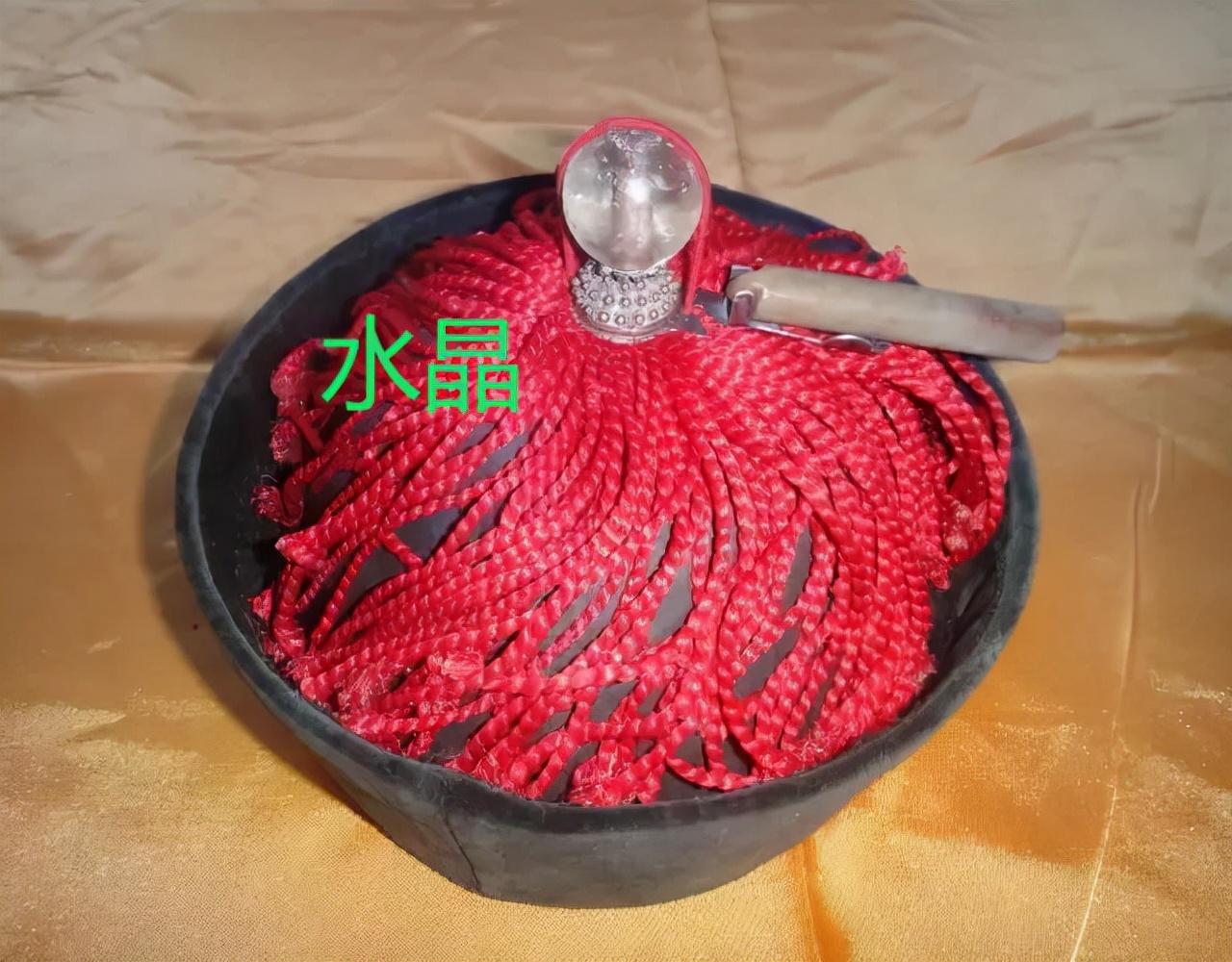 清朝官帽上的珠子值不值钱,清代官员的官帽上有黑珠是几品官