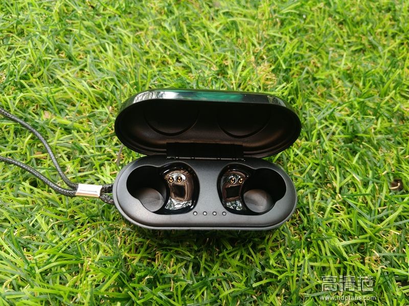 低调但性价比超高--芒果嗨Q小Q真无线蓝牙耳机