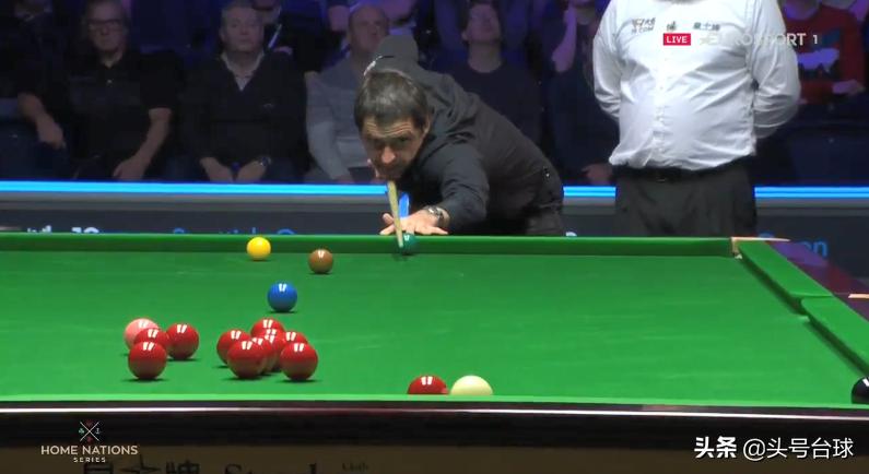 奥沙利文遭裁判严重误判，推特球迷大多将“锅”甩给助理裁判