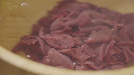 麻油猪肝粥的做法视频,麻油猪肝月子餐的做法