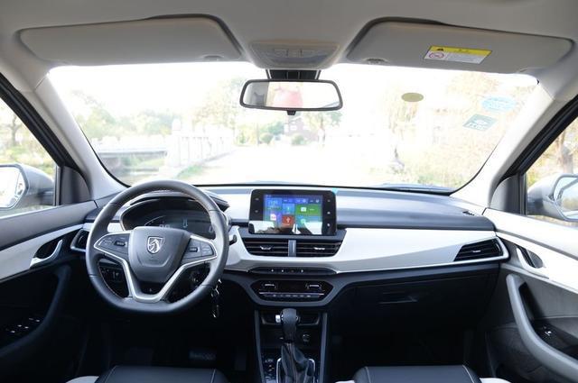 宝骏360手动豪华6座简介,宝骏360六座空间评测