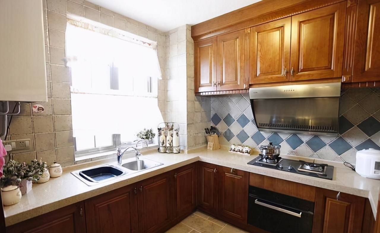 美的抽油烟机维修常见故障,酒店抽油烟机维修常见故障