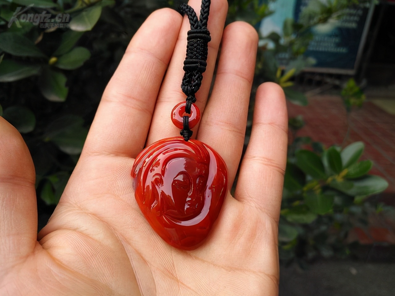 裂开的玛瑙能带吗,开裂的手串还能玩吗