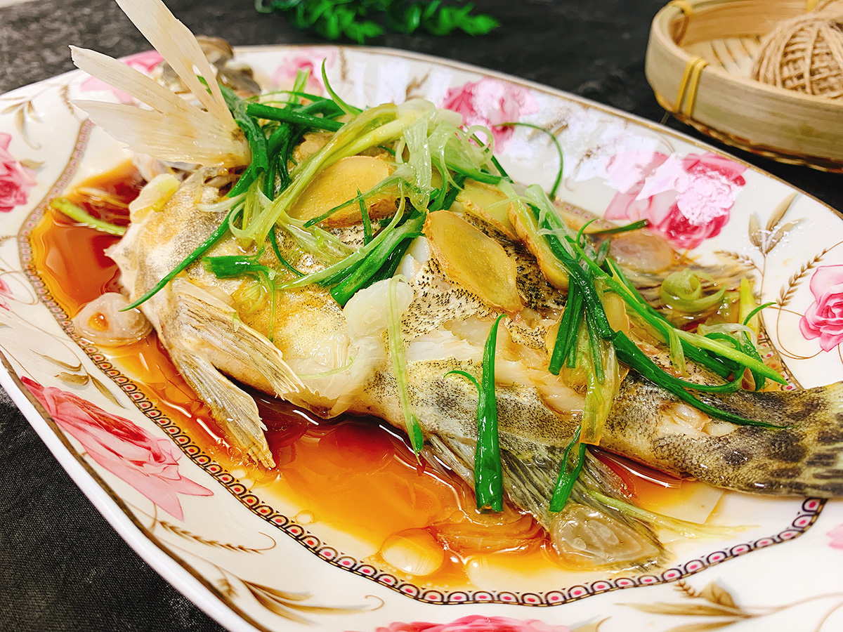 68岁大厨做菜,61岁大厨教你百岁鱼配方