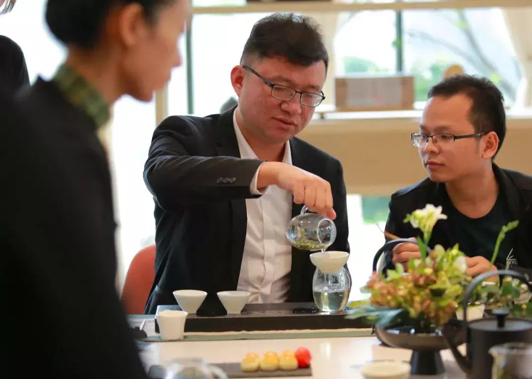 竹叶青峨眉山高山绿茶品味,三百多的竹叶青峨眉高山绿茶