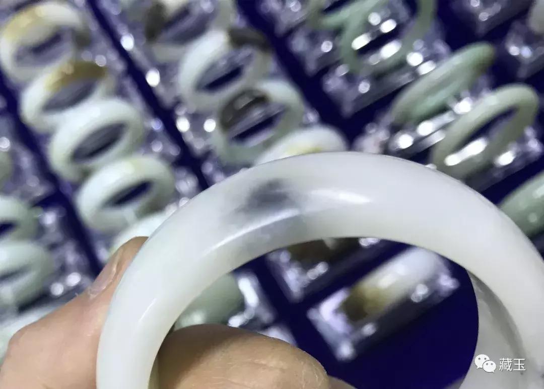 俄料和田玉为什么比较便宜 (俄料和田玉真的盘不出来吗)