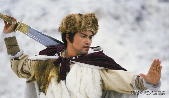 吕良伟扎马步的正确姿势减肥,62岁吕良伟保持身材如同年轻小伙