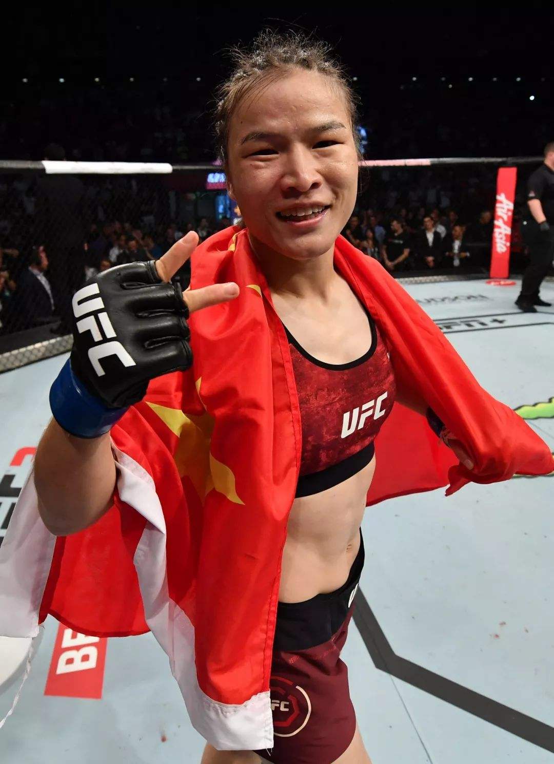 体坛风云人物颁奖花样游泳,盘点各个足球运动员的庆祝动作