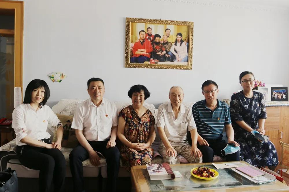 七一走访慰问老党员辽宁营口,七一走访慰问老党员困难党员简报