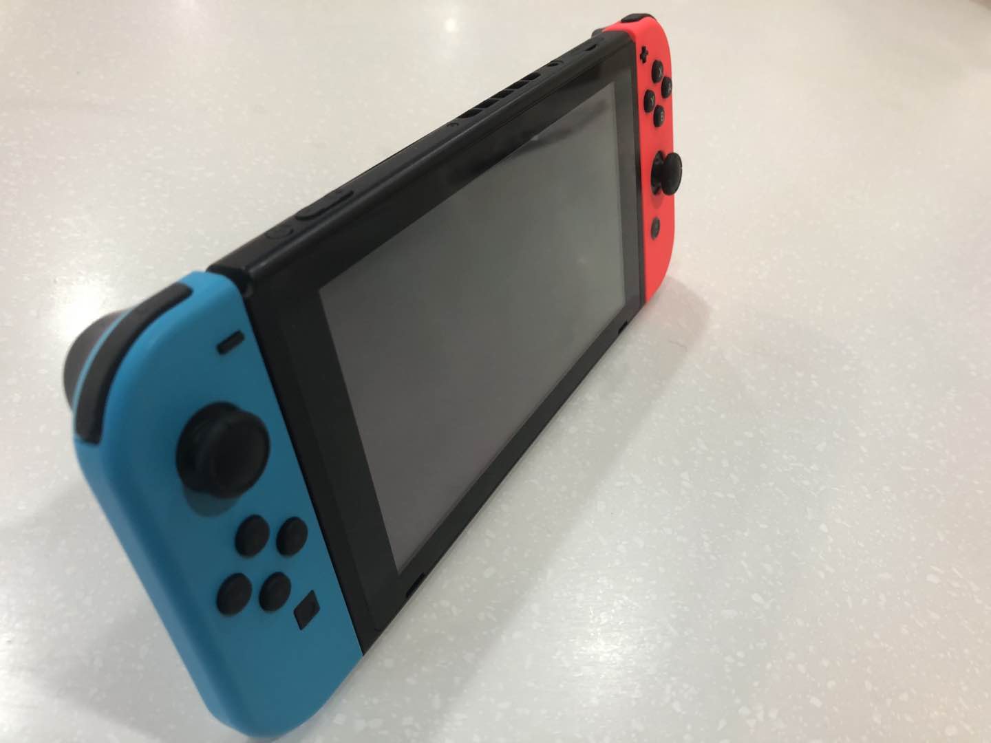 我们第一时间拿到了国行NS，这些可能是你感兴趣的事