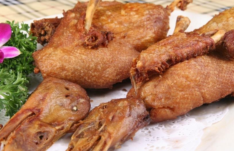 这样的土鸭肉吃着才过瘾,鸭肉香喷喷的