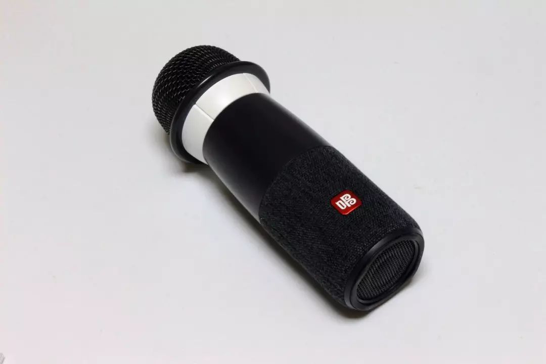 不出门就可以K歌,好嗨哟!唱吧麦克风评测