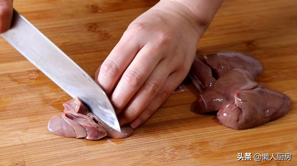 腌制好的鸡肝怎么做好吃,炒鸡肝不焯水的做法