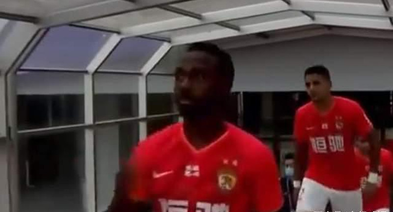 花8.7亿元买几个黑人兄弟？中国足球，沉下心来吧