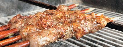 新疆和田夜市什么美食最好吃,和田夜市哪家的胡辣羊蹄好吃