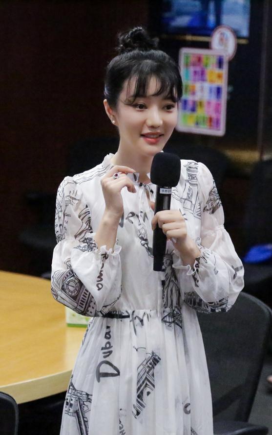 钱枫回忆曾为女友搬去厦门太痴狂，如今和袁姗姗只是朋友