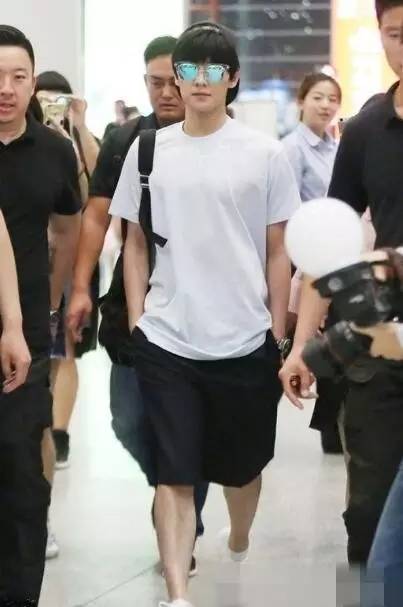 胡歌王彦霖,王彦霖被p图