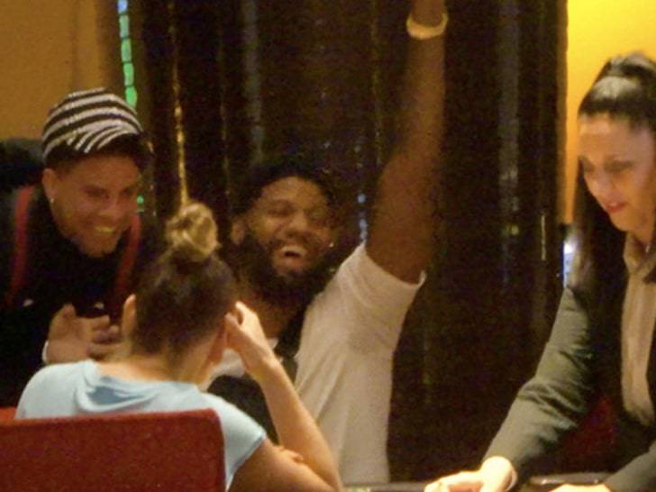 杜兰特7号球衣特效图出炉！2大球员成莫雷目标，威少好友不忍了